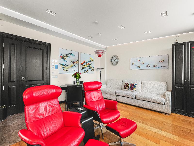 Diamond Suites image