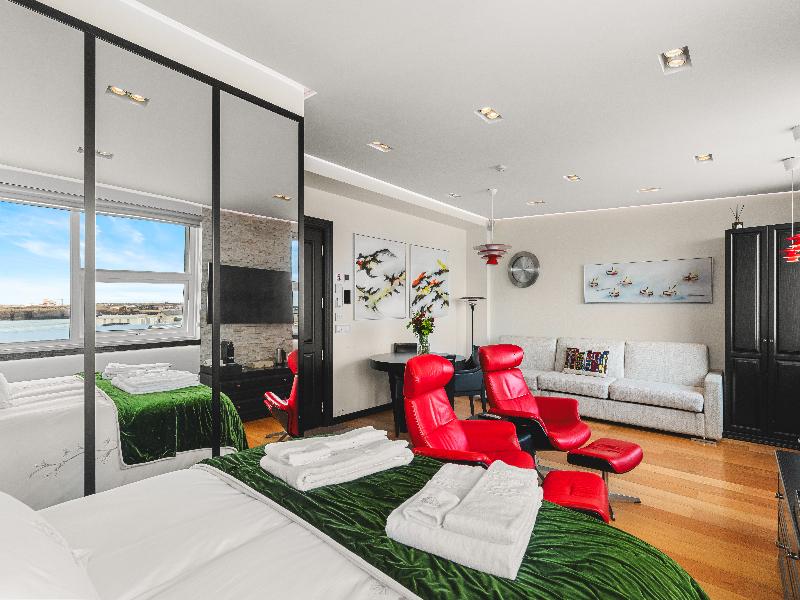 Diamond Suites image