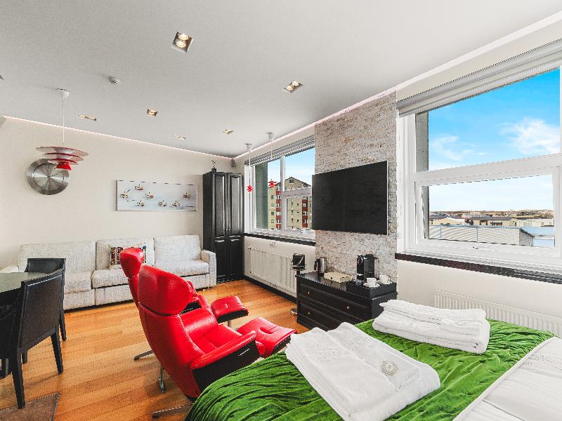 Diamond Suites image