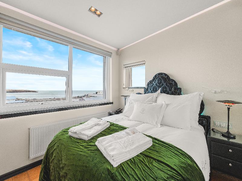 Diamond Suites image