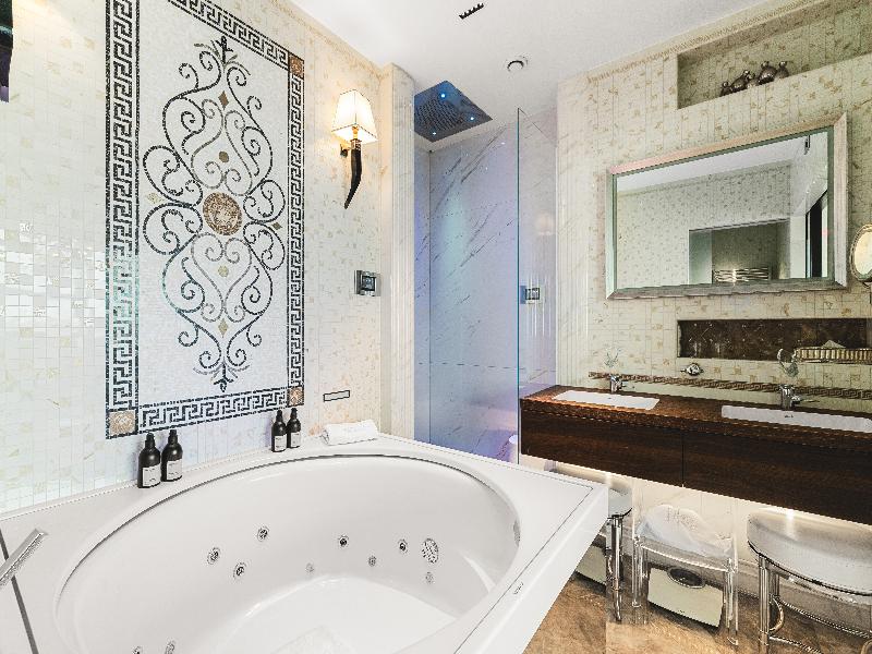 Diamond Suites image