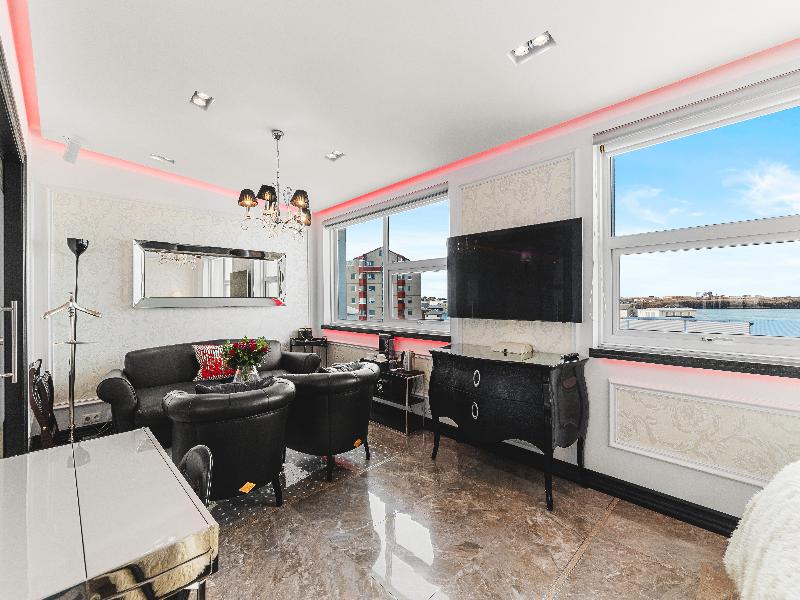 Diamond Suites image