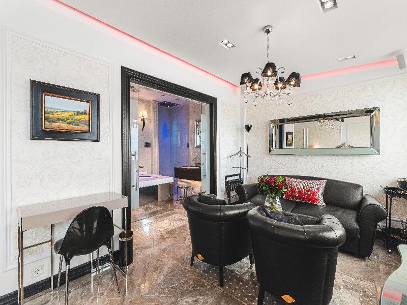 Diamond Suites image