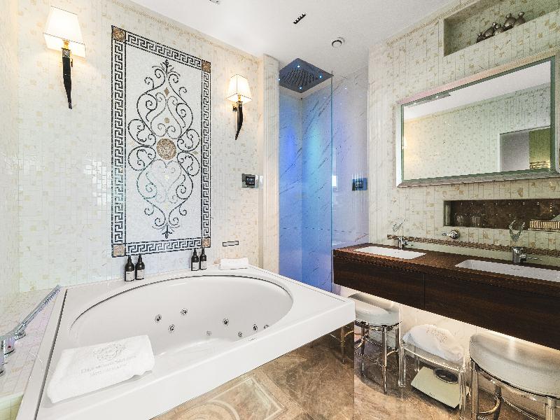 Diamond Suites image