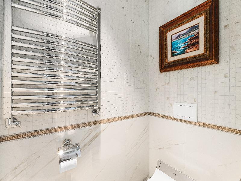 Diamond Suites image