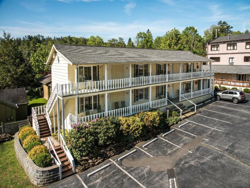 Boxwood Lodge