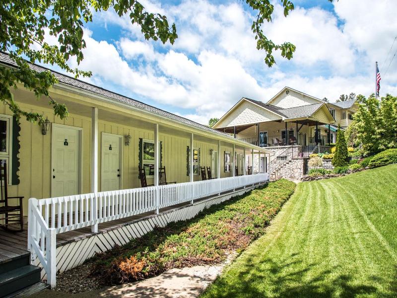 Boxwood Lodge
