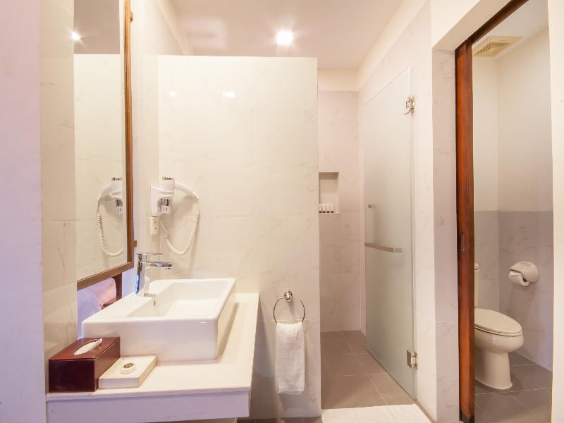 Lotus Blanc Hotel image
