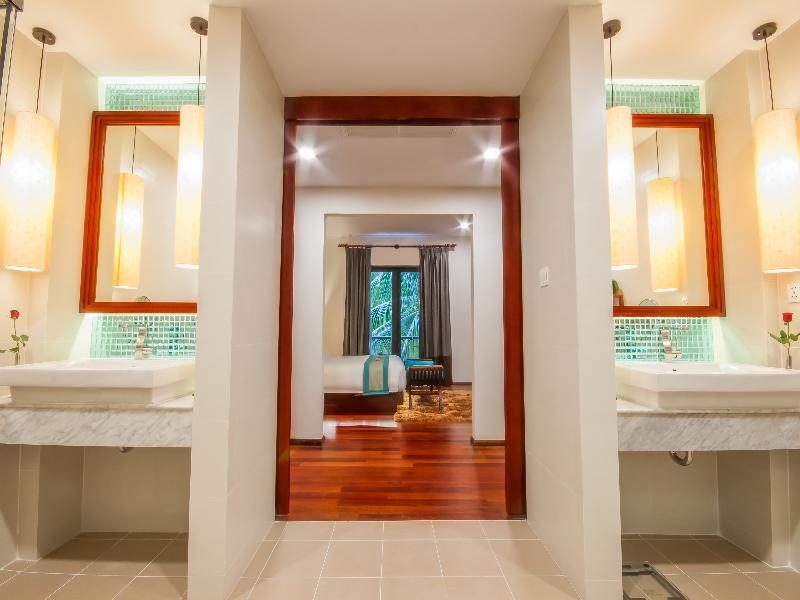 Lotus Blanc Hotel image