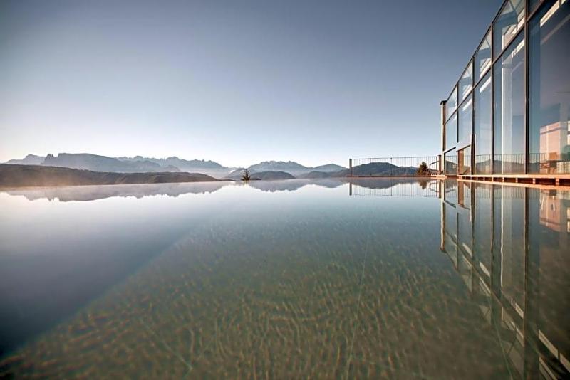 Hotel Saltus image