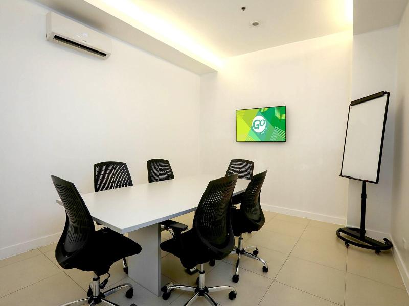 Go Hotels Manila Airport Road image