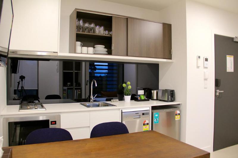 Whitehorse Apartments Hotel image