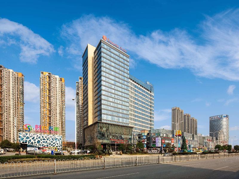 Ramada Plaza by Wyndham Xiangyang Xiangzhou image