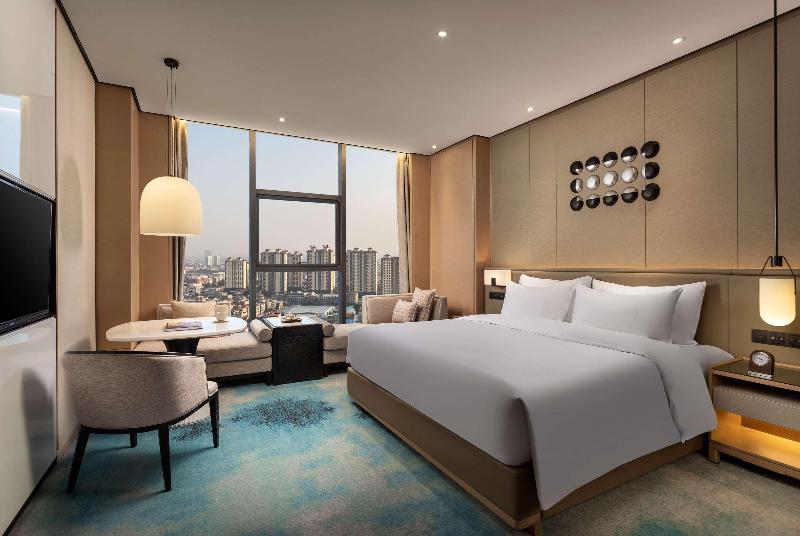 Ramada Plaza by Wyndham Xiangyang Xiangzhou image