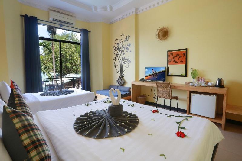 Central Privilege Hotel image