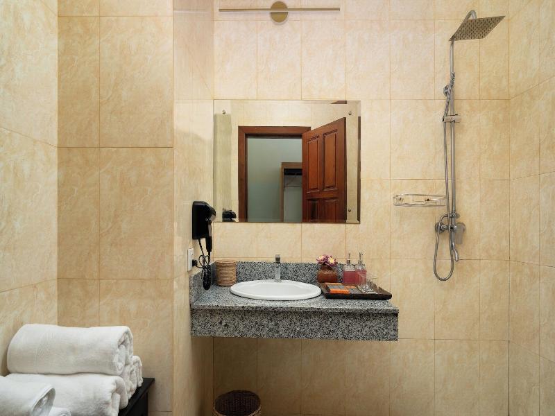 Central Privilege Hotel image