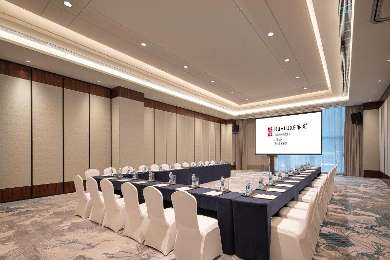 HUALUXE Leshan, an IHG hotel image