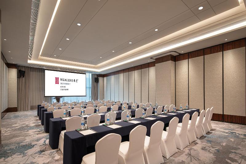 HUALUXE Leshan, an IHG hotel image