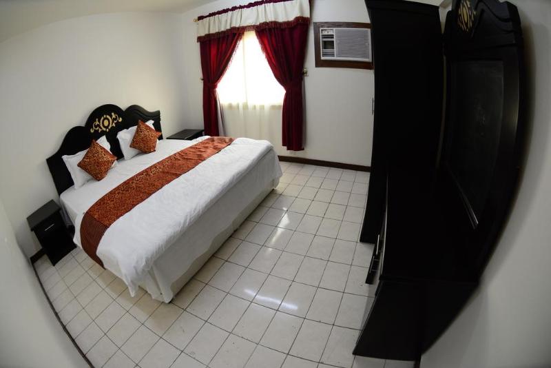 Al Eairy Hotel Apartments Dammam 8 — exterior view