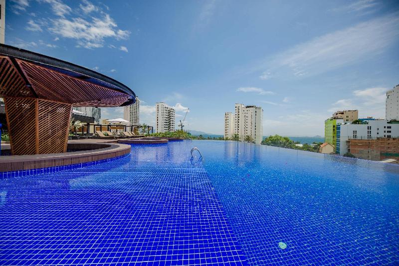 Quinter Central Nha Trang Hotel