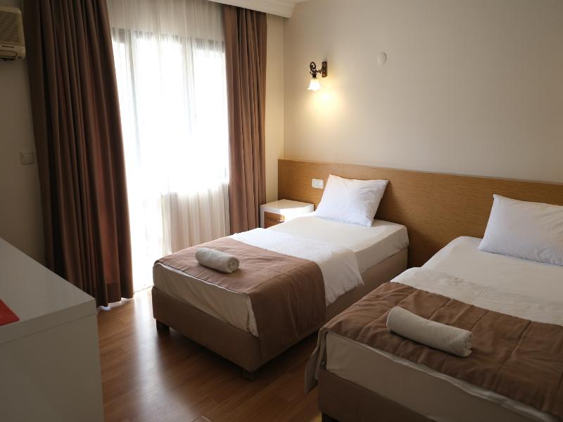 Ustun Otel Alsancak image