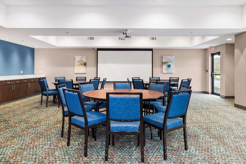 Hampton Inn Madison image