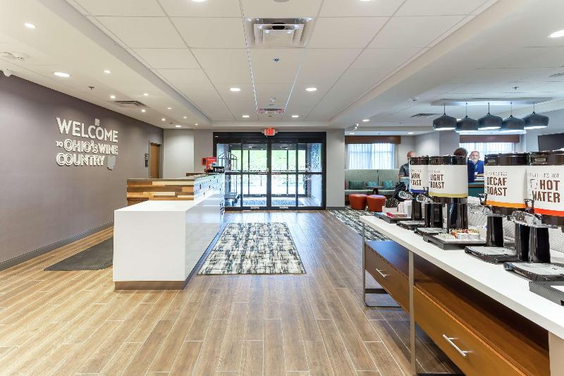 Hampton Inn Madison image