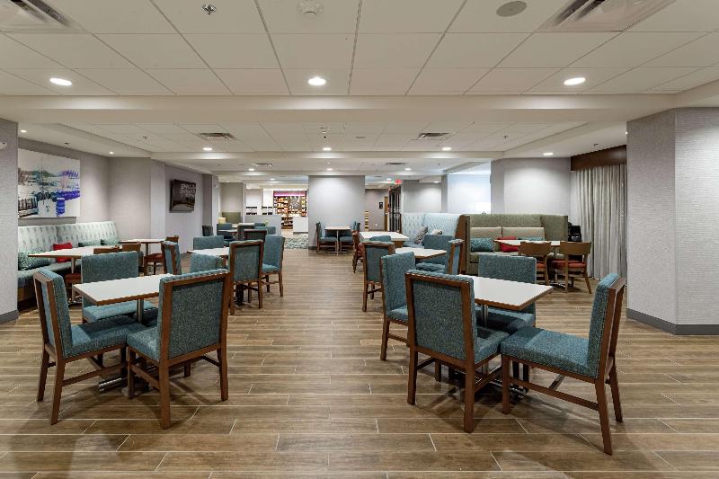 Hampton Inn Madison image