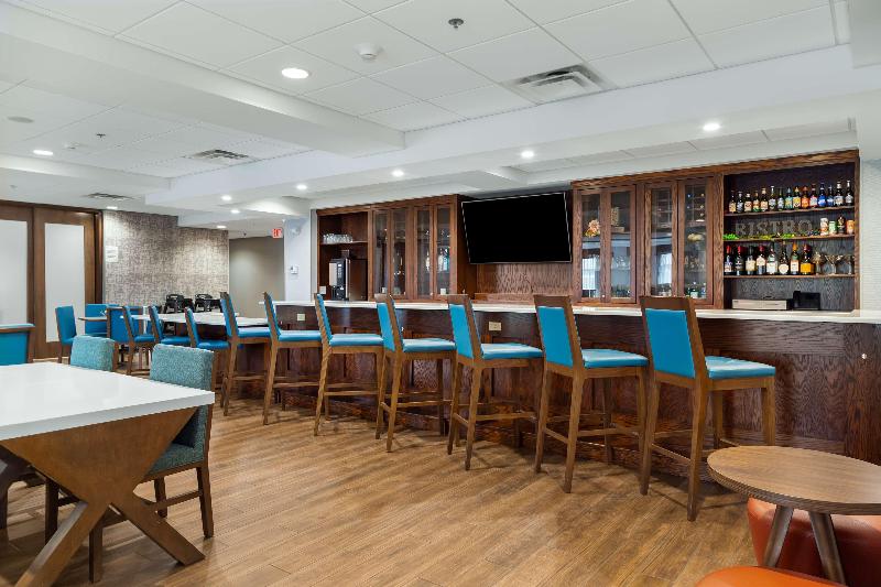 Hampton Inn Madison image