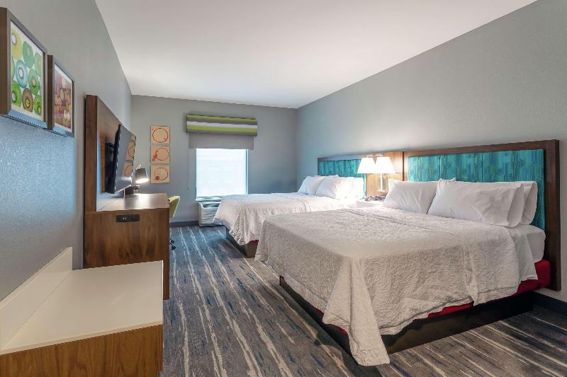 Hampton Inn Madison image