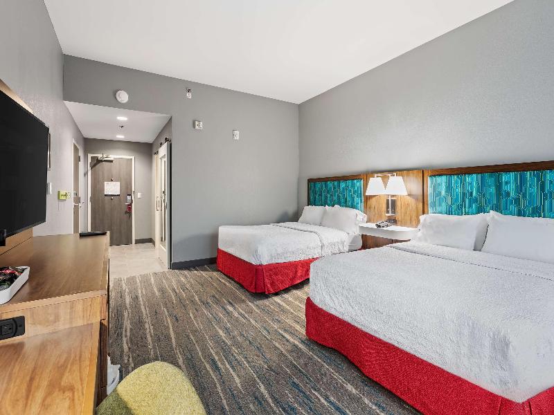Hampton Inn Madison image