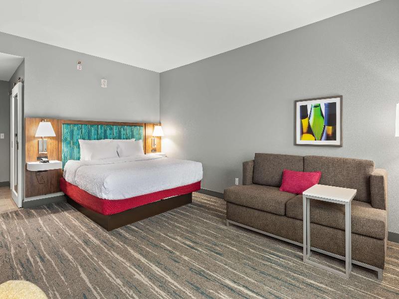 Hampton Inn Madison image