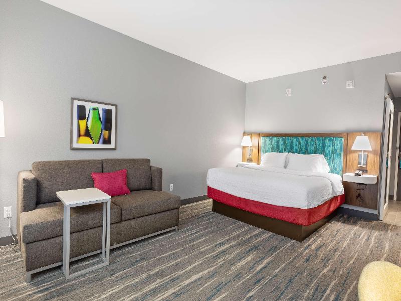 Hampton Inn Madison image
