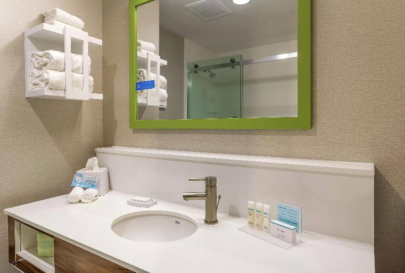 Hampton Inn Madison image