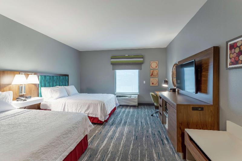 Hampton Inn Madison image