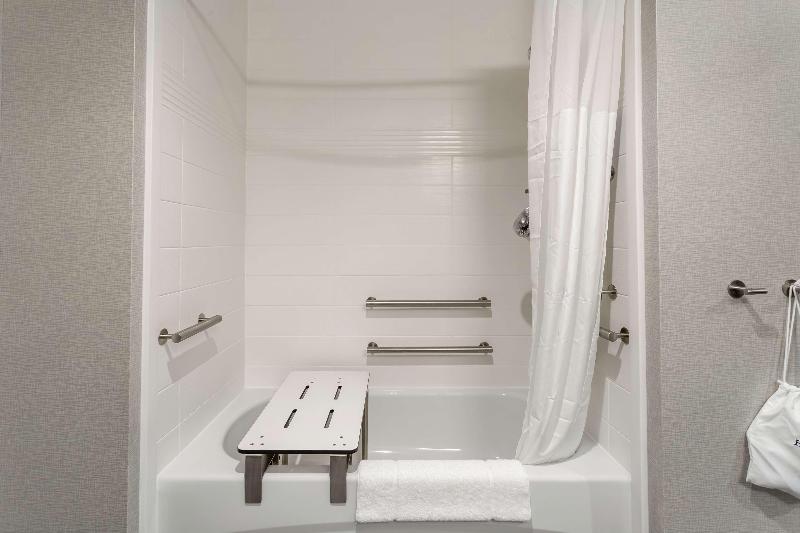 Hampton Inn Madison image