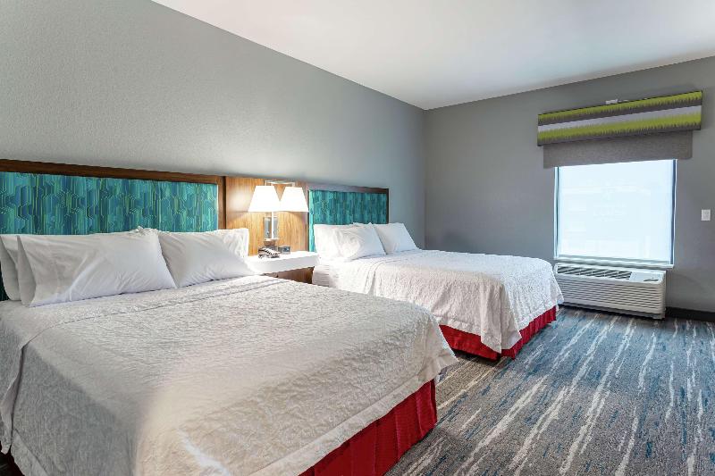 Hampton Inn Madison image