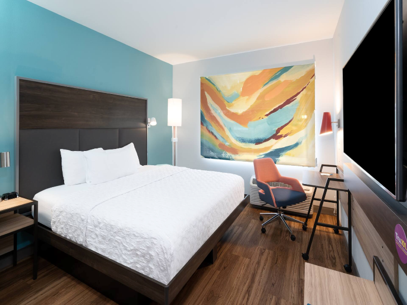 DOUBLE KING SIZE BED