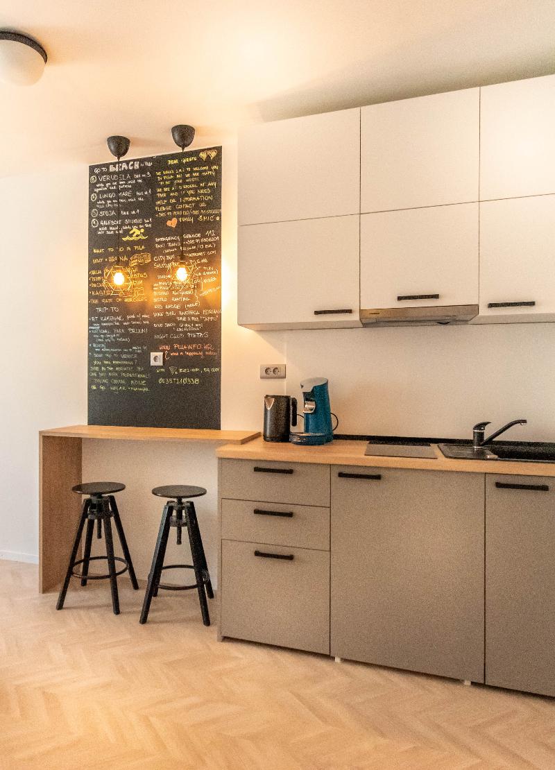 Old Town Pula Studio Apartments image