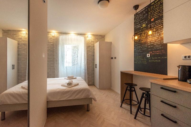 Old Town Pula Studio Apartments image