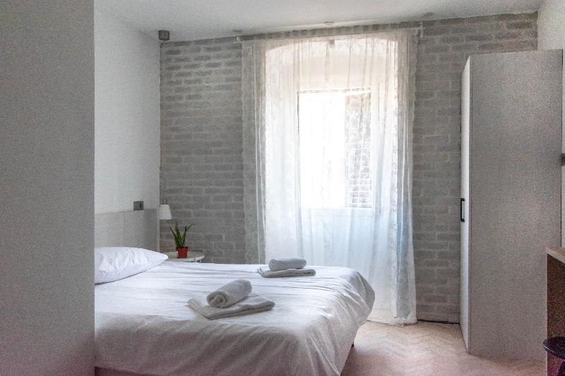 Old Town Pula Studio Apartments image