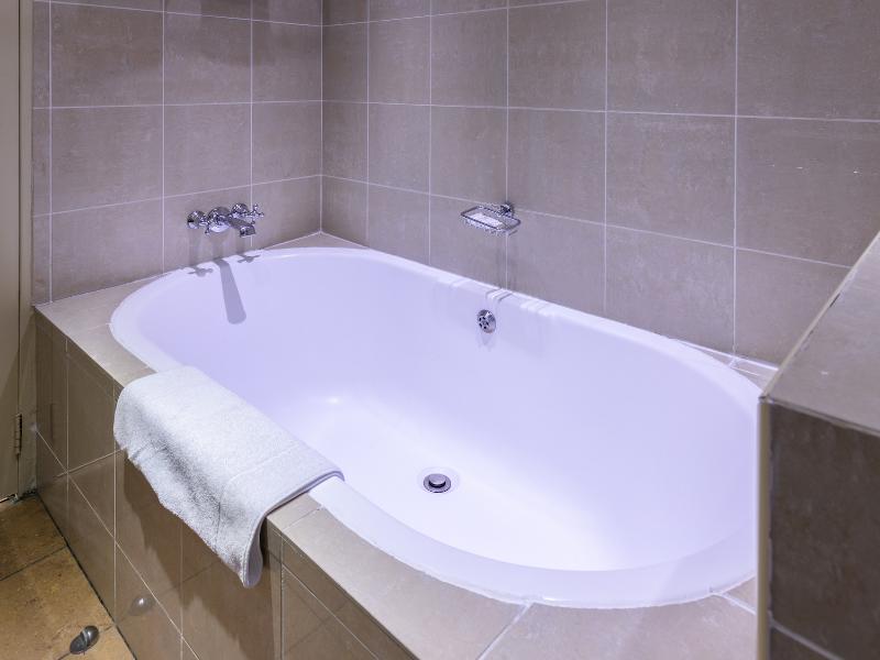 Cresta President Hotel image
