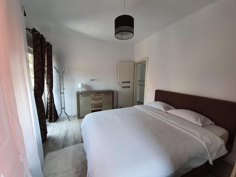Fox Valley Villa image