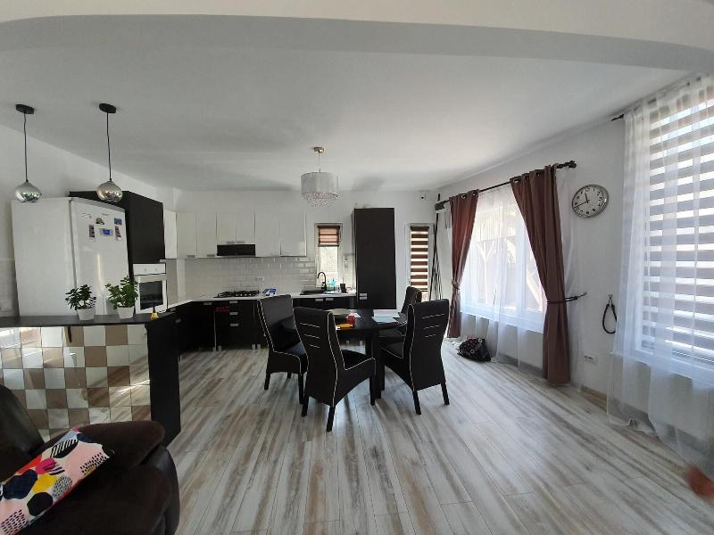 Fox Valley Villa image