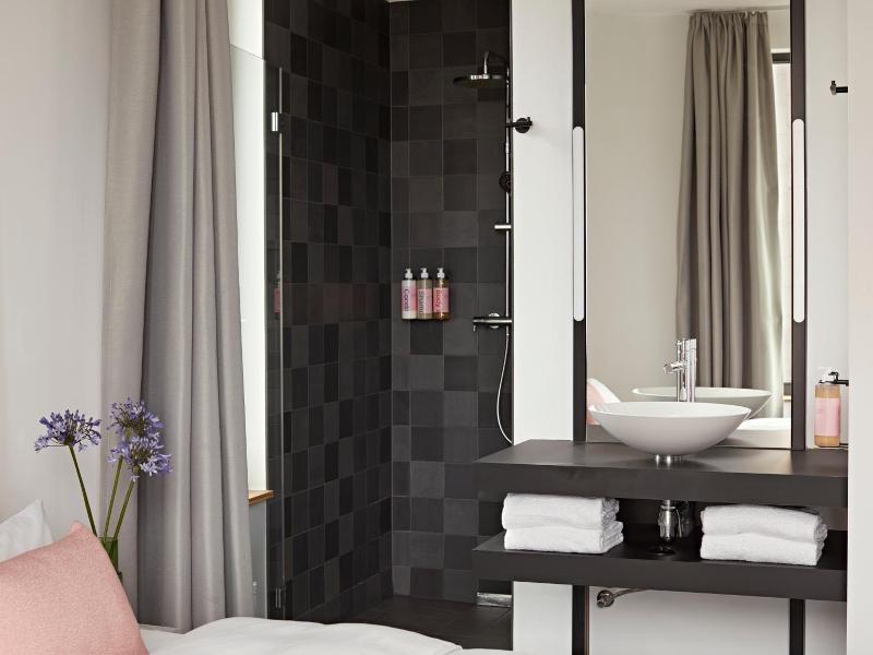 numa Drift Rooms & Apartments image