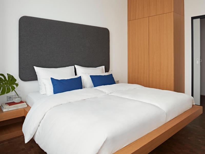 numa Drift Rooms & Apartments image