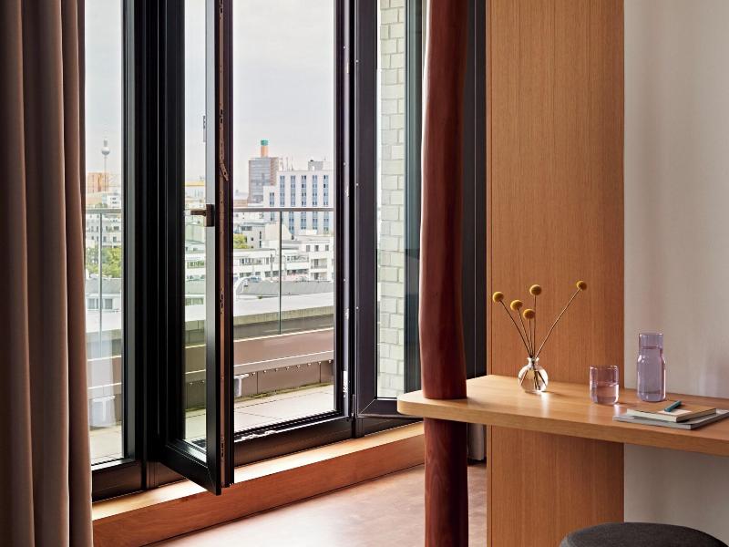 numa Drift Rooms & Apartments image