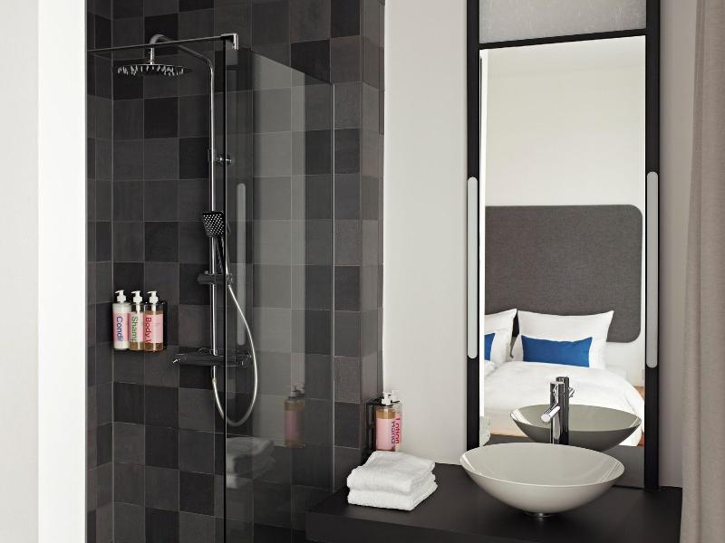 numa Drift Rooms & Apartments image