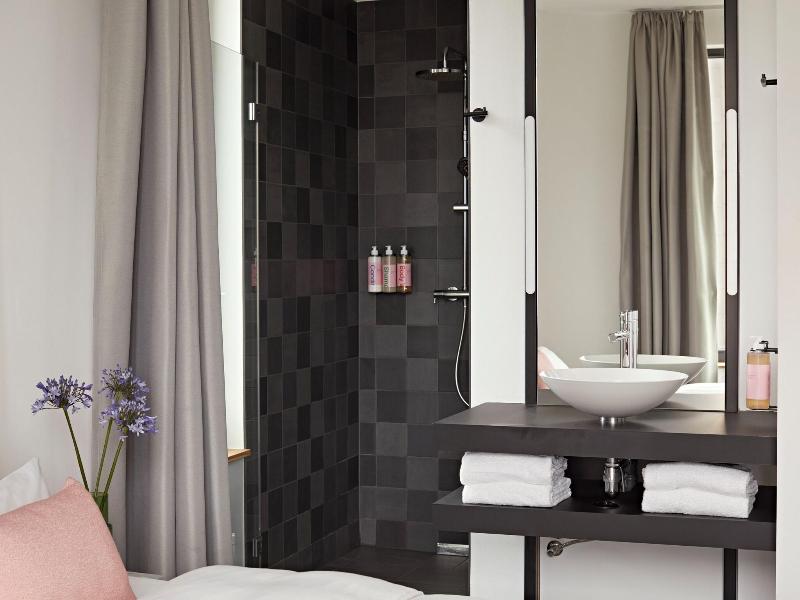 numa Drift Rooms & Apartments image