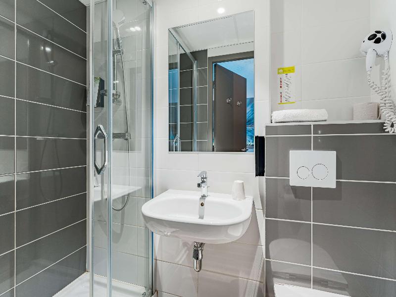 Kyriad Direct Tours Sud - Chambray Les Tours image